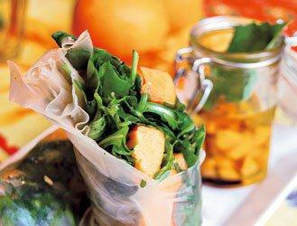 Summer rolls with apricot