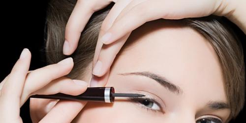 Eye-liner: succeed in its eyeliner line every time!