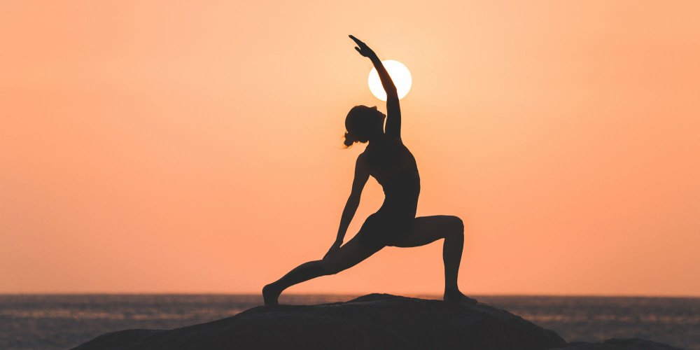 5 yoga postures that will boost our sex life